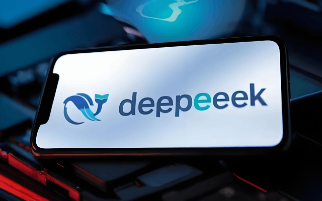 DeepSeek V3.1正式发布:长文档分析、代码理解能力大幅增强